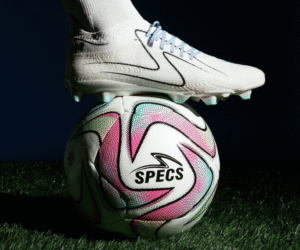 5 Rekomendasi Sepatu Bola Specs Terbaik 2025, Bikin Performa Tampil Maksimal di Lapangan